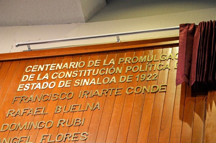 Develan en Muro de Honor del Congreso divisa: Centenario de la Constitución de Sinaloa de 1922