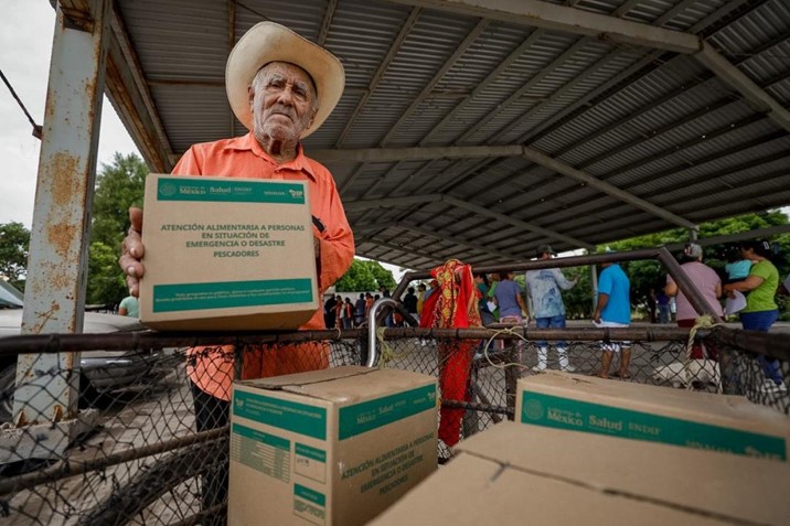 DIF Sinaloa entrega 436 canastas alimentarias a pescadores de Guasave