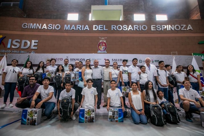 Encabeza Rocha entrega de Procesadores de Implantes Cocleares, Auxiliares Auditivos y Apoyos de Movilidad