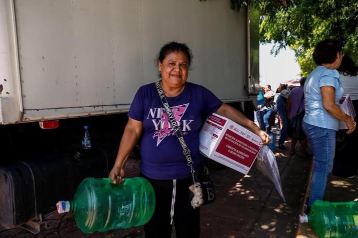Gobierno acerca salud, trámites y apoyos a familias de Rosario
