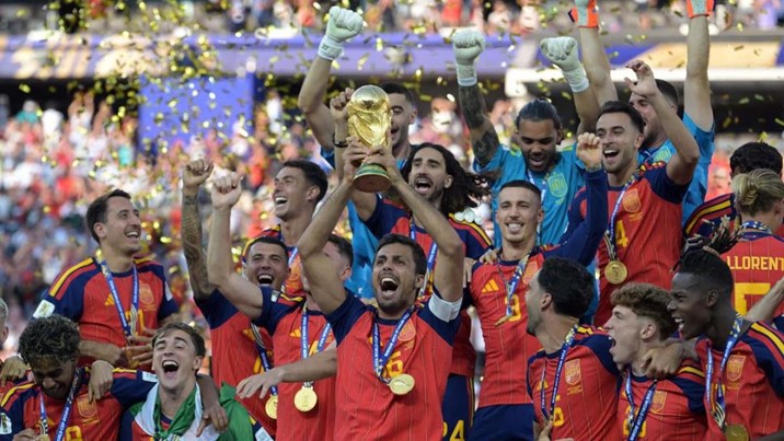 España conquista el Mundial y rompe el sueño del bicampeonato argentino