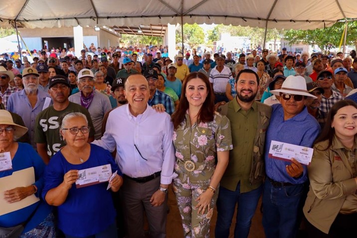Entregan apoyos del Bienpesca a pescadores de Ahome