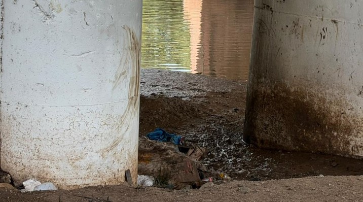 Confirman homicidio de hombre hallado bajo un puente en Las Riberas
