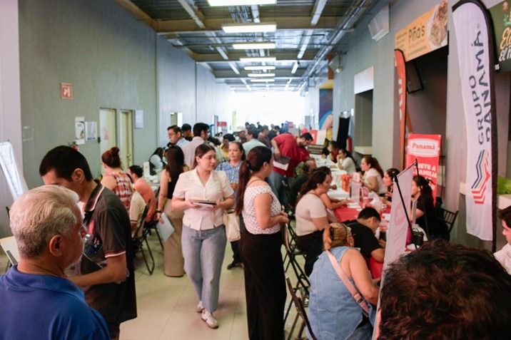 Ayuntamiento impulsa el empleo con feria que atendió a 813 culiacanenses