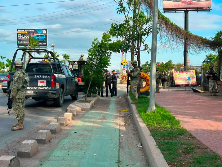 Asesinan a balazos a dos empleados de una llantera en Culiacán