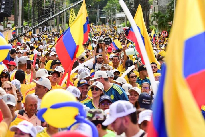 Colombianos convocan banderazo en el Ángel rumbo al Mundial 2026