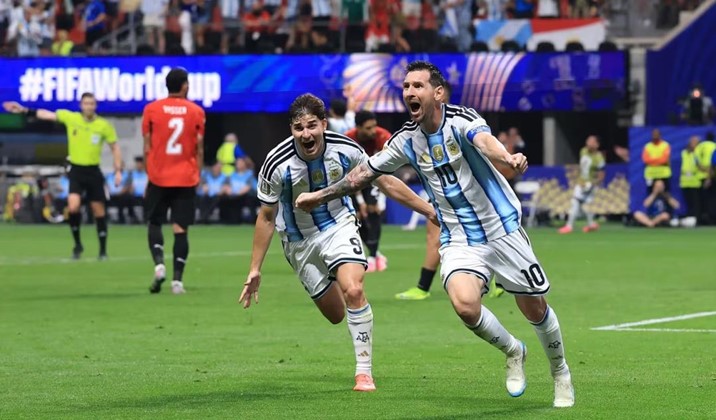 Argentina logra épico triunfo 3-2 ante Egipto y avanza a cuartos de final del Mundial
