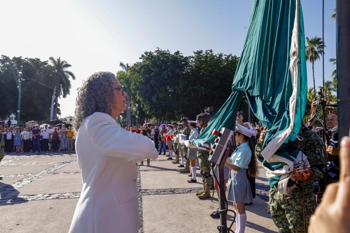 Graciela Domínguez encabeza ceremonia por 216 años de Independencia