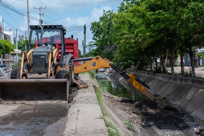 Centenario recibe operativo especial de limpieza y desazolve municipal