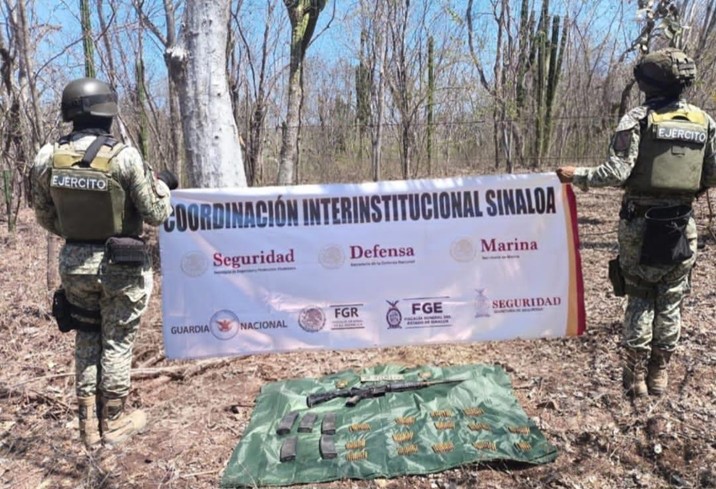 Aseguran arma larga, cargadores y municiones en Elota