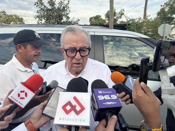 Rocha abierto a revisar demandas de transportistas en Sinaloa 