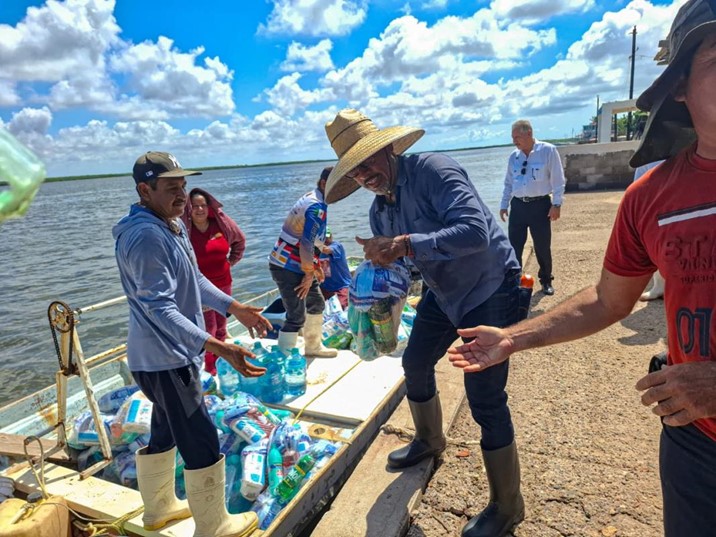 SEBIDES traslada apoyos por mar a comunidades afectadas de Navolato
