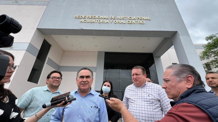 Acusa FGE a funcionarios de la UAS de contrataciones  irregulares de obras por 20.9 mdp
