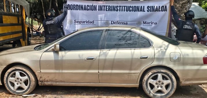  Recuperan vehículo con reporte de robo durante operativo en Navolato