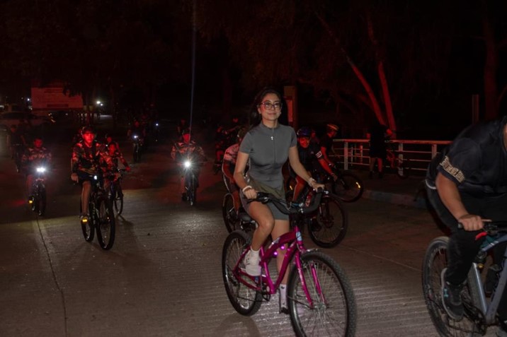 Bicicletas toman Culiacán durante la rodada del IMJU Fest 2026