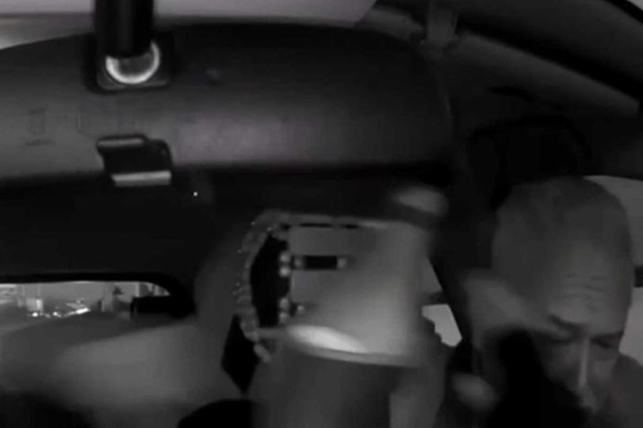 Pasajero golpea brutalmente a un conductor de Uber durante un viaje