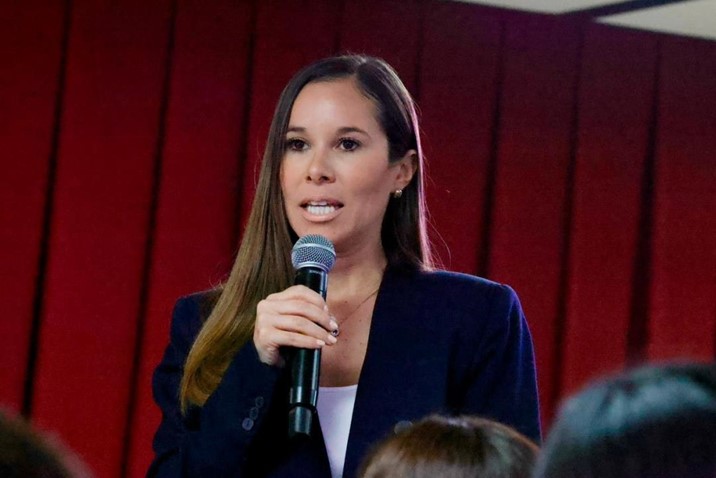 Altata vive fiesta multitudinaria con su Carnaval 2026