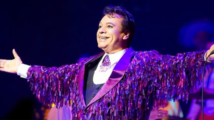 Juan Gabriel recibe homenaje masivo a una década de su muerte