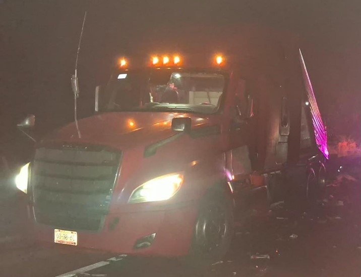 Muere trailero tras choque por alcance en la carretera Culiacán-Mazatlán