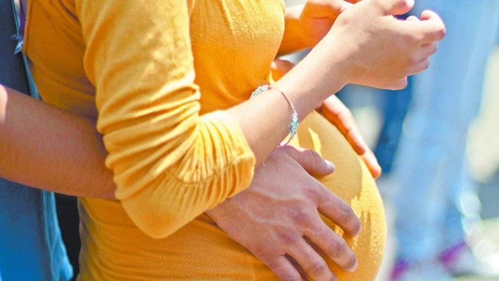 Nacen 100,000 bebés de adolescentes