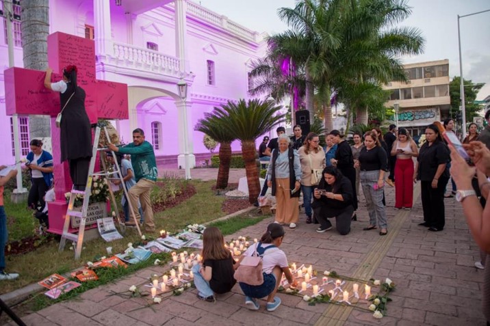 Familias y colectivos honran a víctimas de feminicidio con memorial permanente