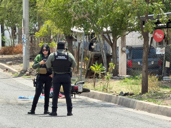 Asesinan a motociclista frente a una escuela primaria y una iglesia en la colonia Independencia