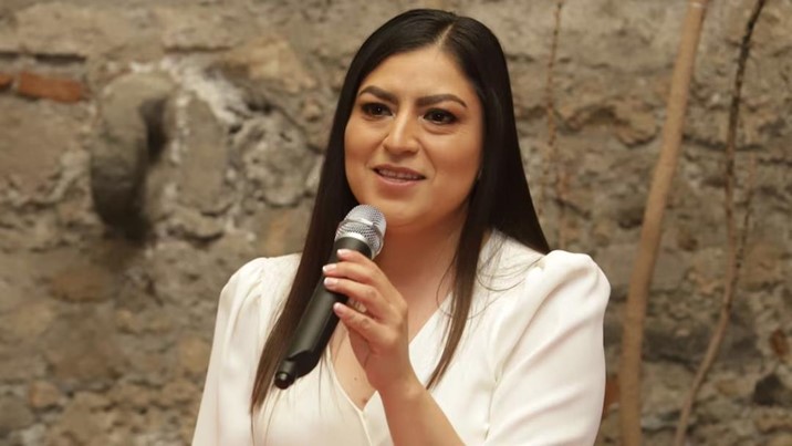 Ley Aduanera avanza mientras error en tribuna causa controversia
