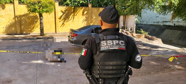 Hallan cuerpo sin vida envuelto en plástico en el fraccionamiento Issstesin