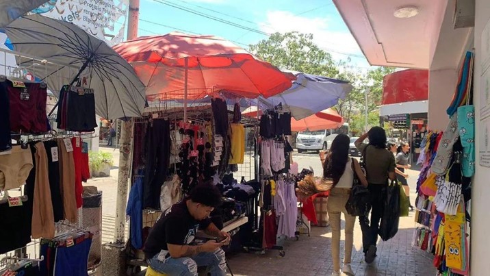 Denuncia CANACO invasión de ambulantaje frente a comercios formales
