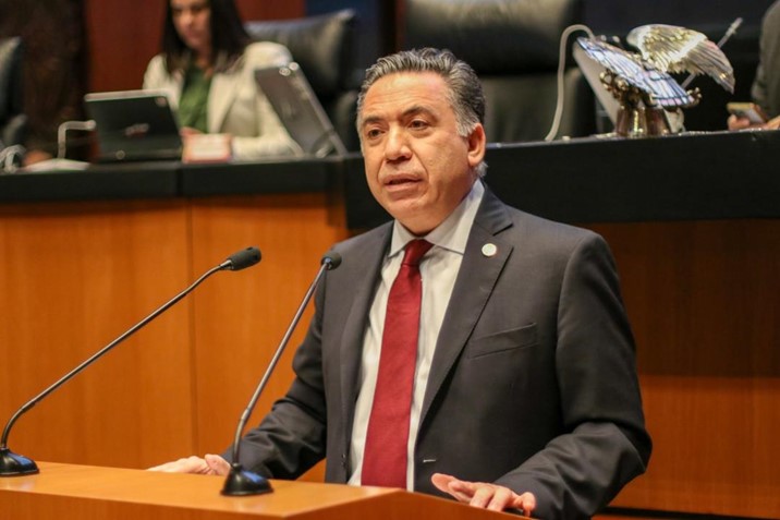 Enrique Inzunza vuelve al Senado tras 113 días de ausencia
