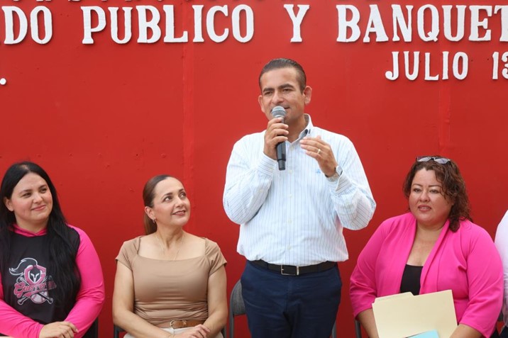 Arrancan obras de alumbrado y banquetas para transformar Limontita