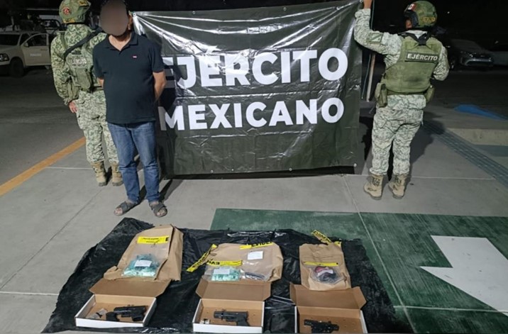  Detienen a hombre armado y con droga en la colonia Estela Ortiz de Toledo