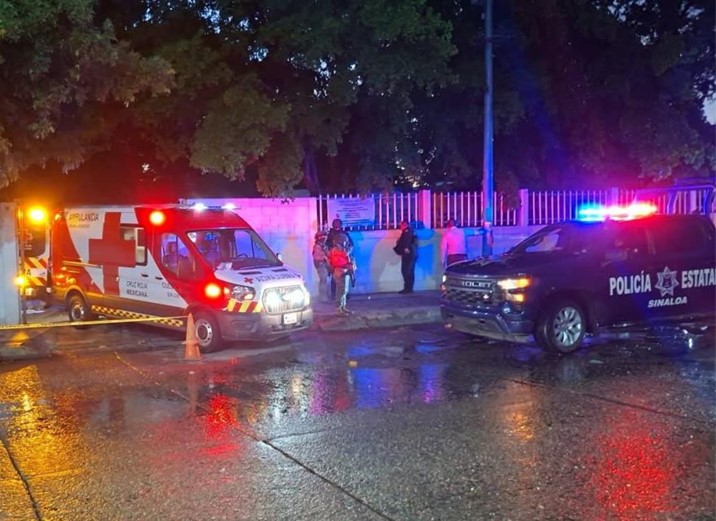 Acude SEPyC a primaria donde murió electrocutada una madre en Culiacán