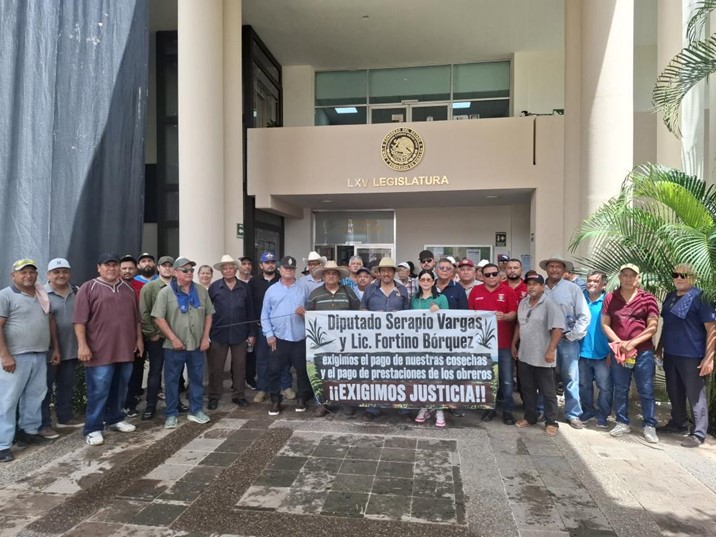 Cañeros denuncian adeudo de la zafra del ingenio de Serapio Vargas