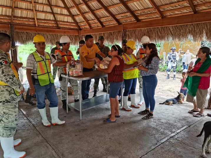 Protección Civil apoya en entrega de despensas en El Fuerte
