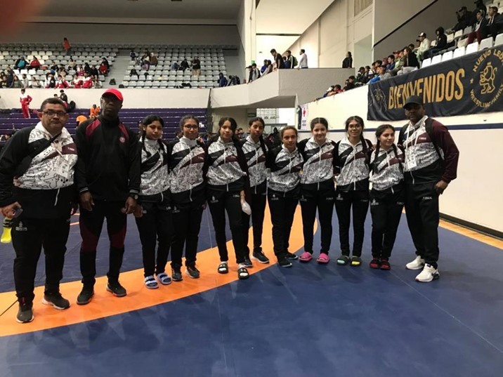 Luchas clasifica a 24 deportistas a la fase nacional