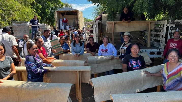 Entregan agua, alimentos y descanso a familias afectadas en Guasave