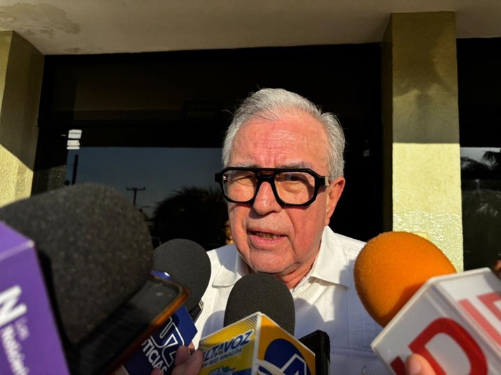 Desmiente gobernador Rocha "toque de queda" en el estado