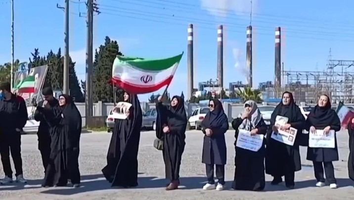  Iraníes forman cadenas humanas en centrales eléctricas en protesta ante amenazas de Trump