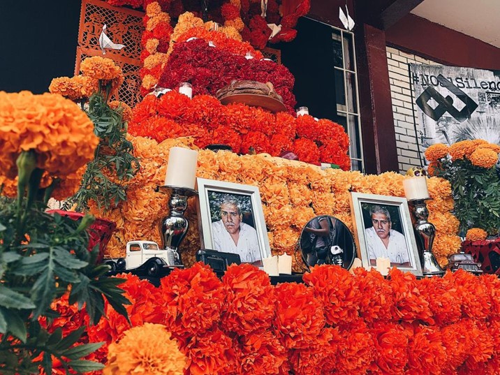 Con vistoso altar, rinden homenaje al legado periodístico de Humberto Millán, fundador de Adiscusion
