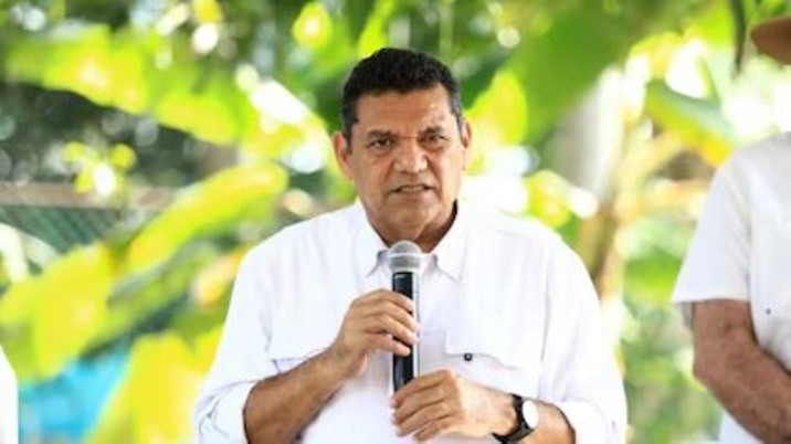 Gobernador de Tabasco rechaza ceder cargo a López Beltrán