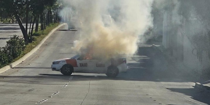 Reportan bloqueos en tramos carreteros de Baja California