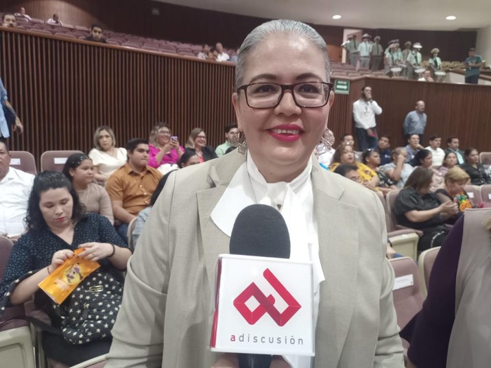 …Y secretaria de Educación ‘deshoja la margarita’ para decidir si se registra por el Distrito 5 a Diputada Federal