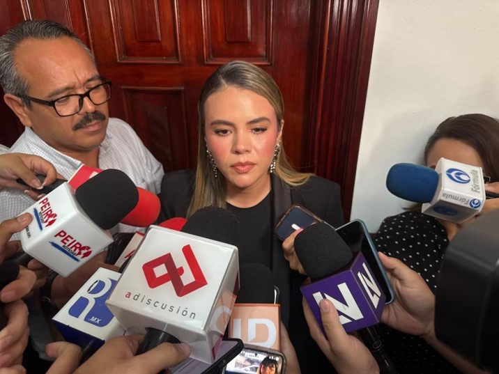  Alcaldesa reitera su compromiso con Culiacán tras entrega de informe