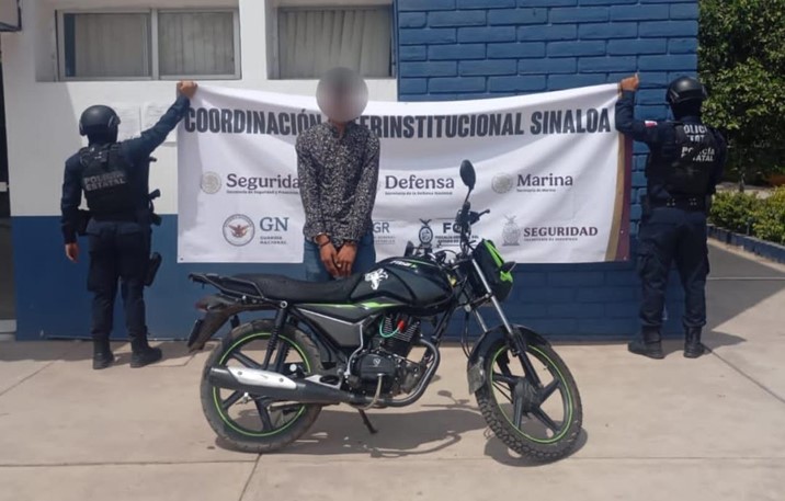  Detienen a civil con motocicleta recién despojada en Culiacán