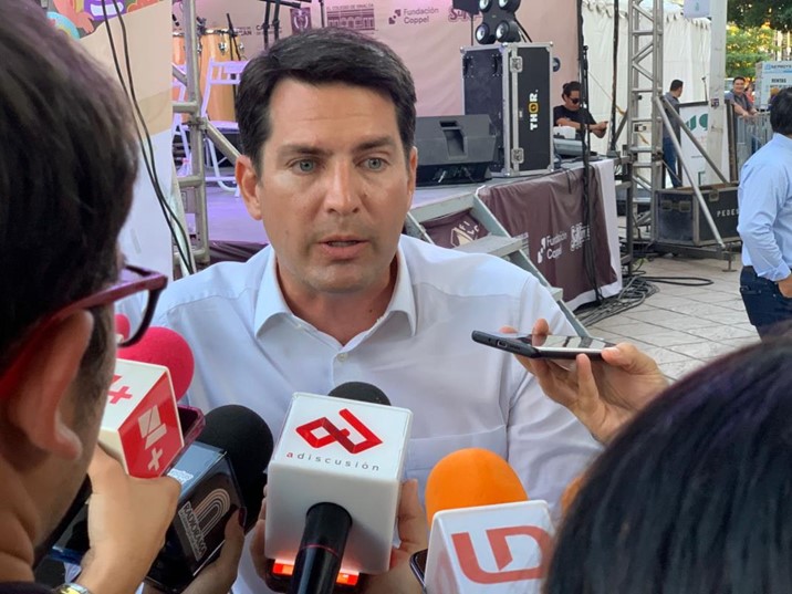 Javier Gaxiola dice que nunca ha considerado que pueda ayudar más como Alcalde