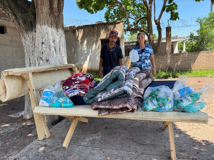 Llevan ayuda urgente a 400 familias tras fuertes lluvias en Sinaloa
