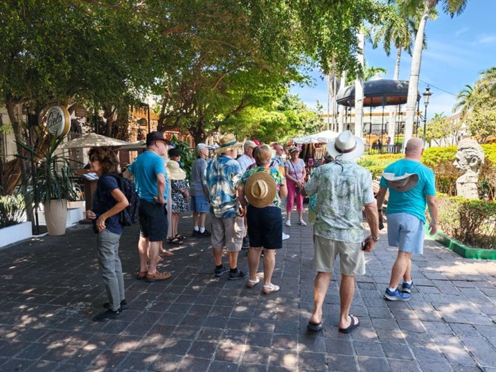 Mazatlán recibe más de 6,700 cruceristas en un solo día
