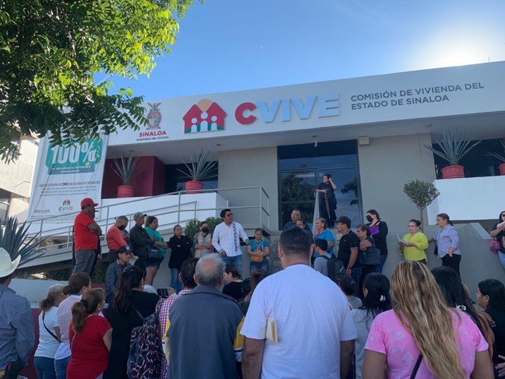Que etiqueten presupuesto para vivienda, exigen antorchistas frente a CVIVE