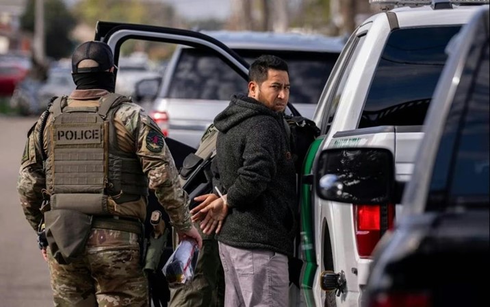  ICE detuvo a 75 mil personas sin historial delictivo en 9 primeros meses de gobierno de Trump, revelan medios